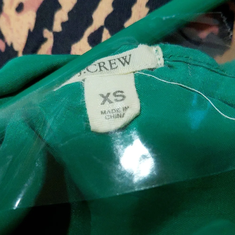 J. Crew Vibrant Green Blouse ,100%silk - Picture 2 of 4